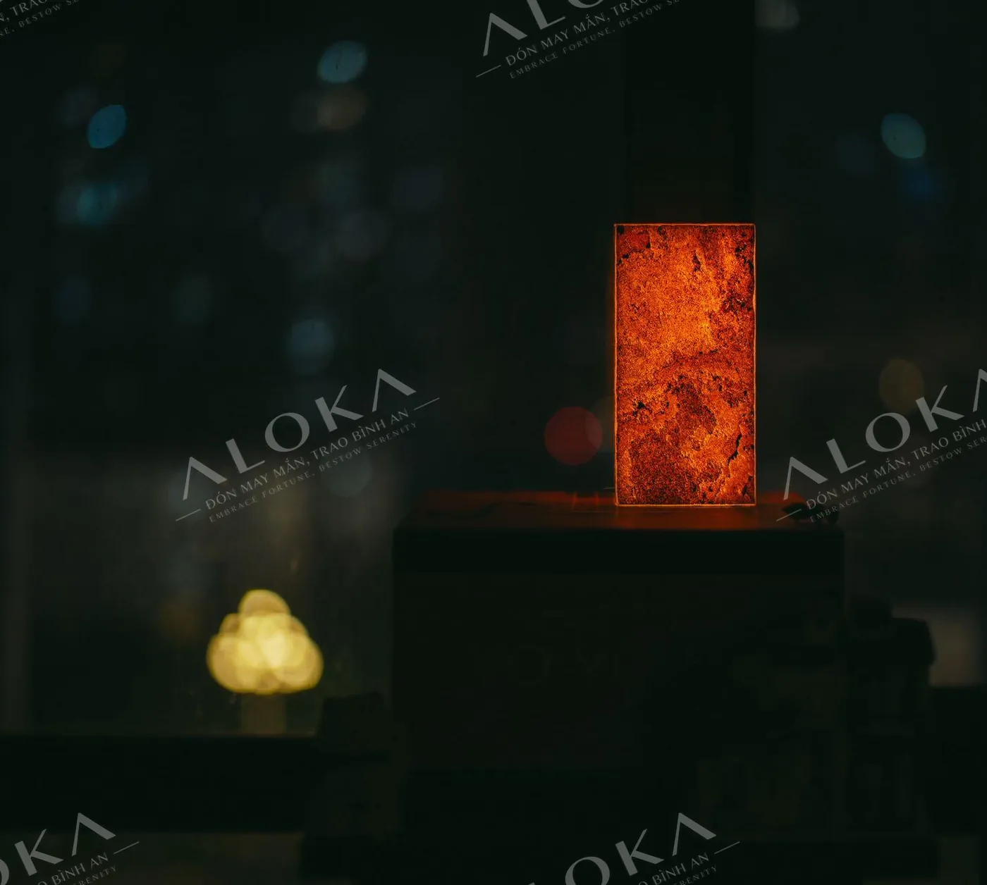 Khối chữ nhật trong không gian, khối đá năng lượng thấu quang ALOKA