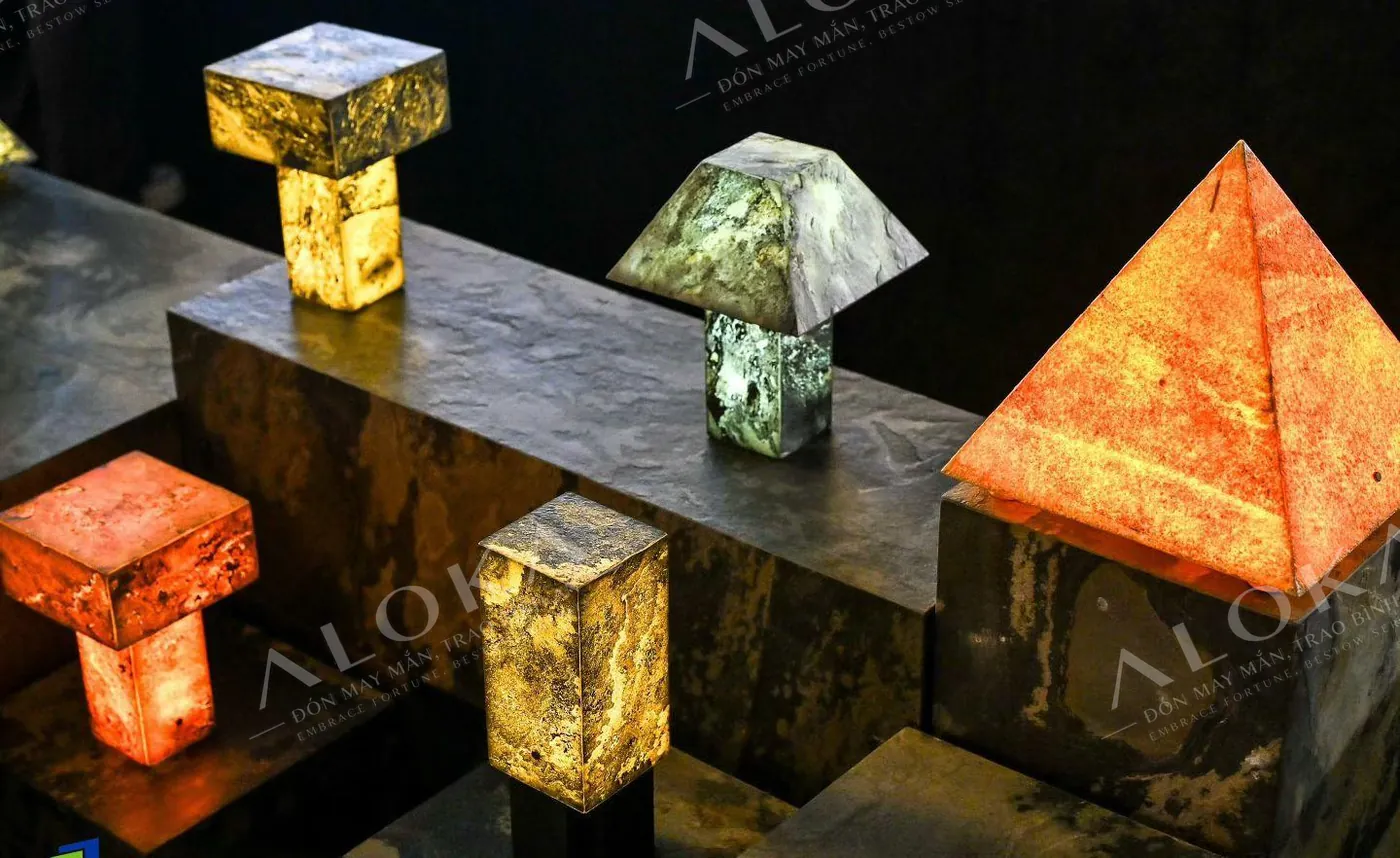 Khối nấm trong không gian, khối đá năng lượng thấu quang ALOKA